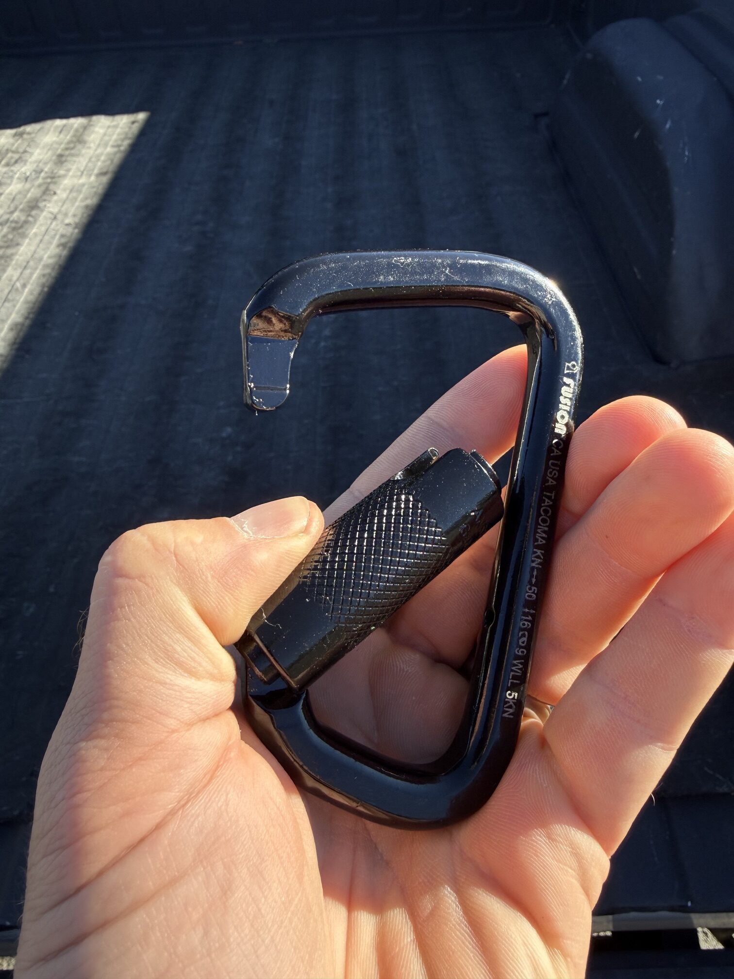 Fusion Tacoma Triple Lock Steel Carabiner - Image 2